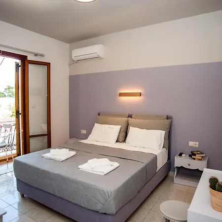 Vivian Argostoli (Kefalonia)